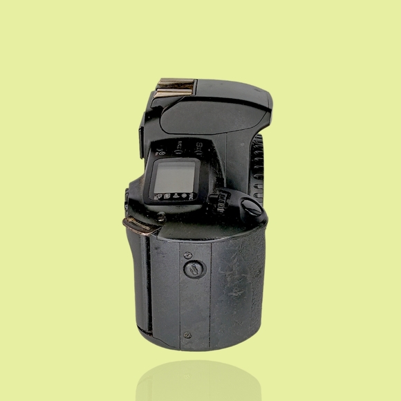 Canon EOS Rebel G 35mm SLR Film Camera Body Only - Picture 8 of 15